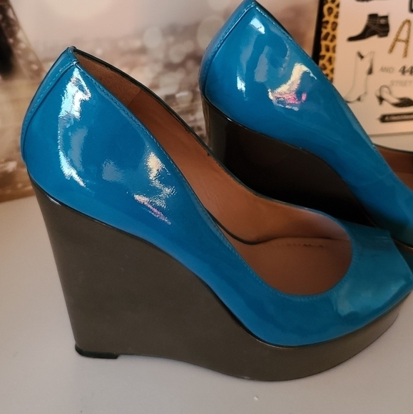 VINCE Camuto,  platform wedge sandals - Picture 2 of 4